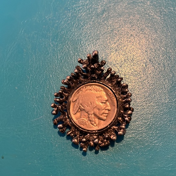 Brutalist Buffalo Coin Pendant - Picture 5 of 5